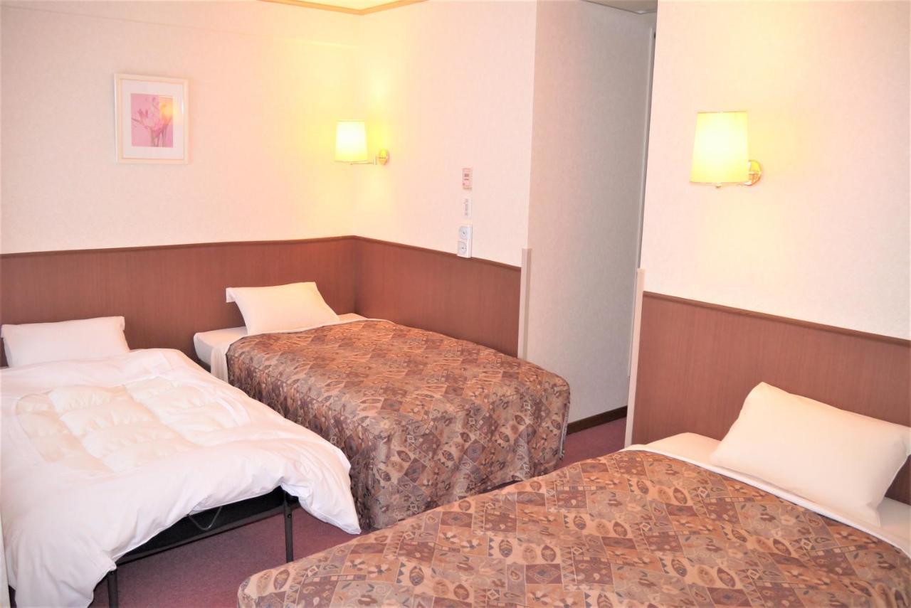U-Community Hotel Higashi osaka Bagian luar foto